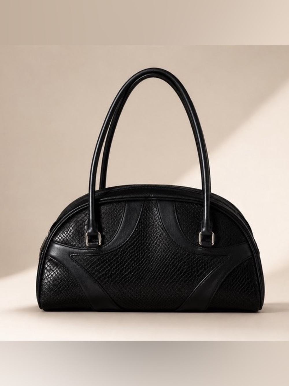BLOOMINGDALE’S BOWLER HANDBAG